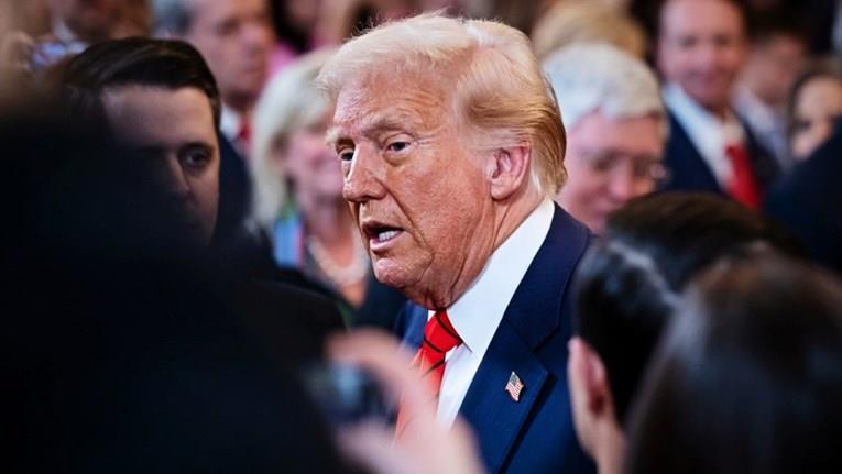 Трамп бара од Врховниот суд да дозволи да се укине државјанството според раѓање 