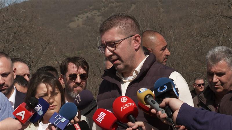 Мицкоски: Протестите во Србија се внатрешно прашање