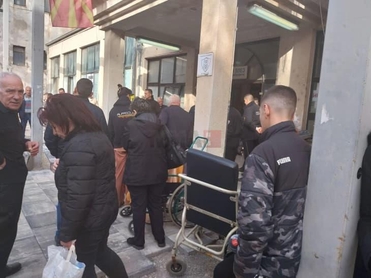 Мобилизирани сите тимови во Штипската клиничка болница за укажување помош на повредените