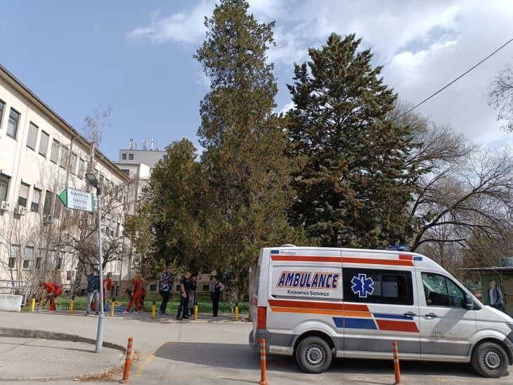 МЗ: Сите пациенти кои се префрлени во странство се во стабилна состојба