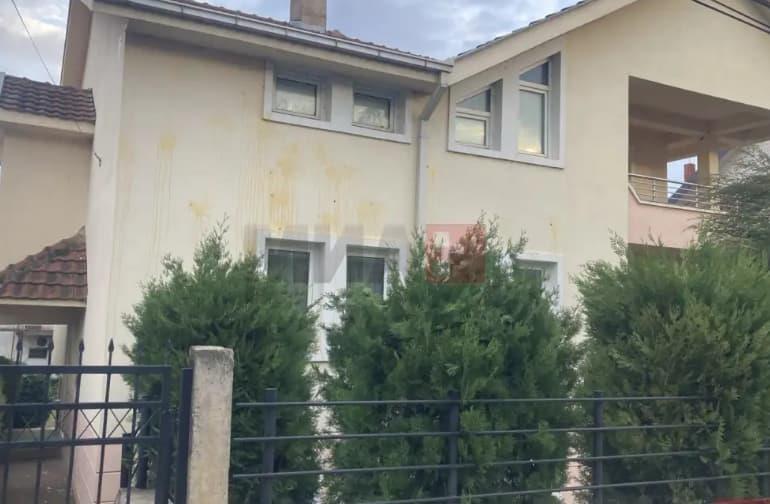 Граѓаните на Кочани револтот го искажаа и пред куќата на градоначалникот во оставка