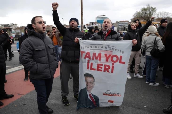 Турската опозиција повика на национални протести