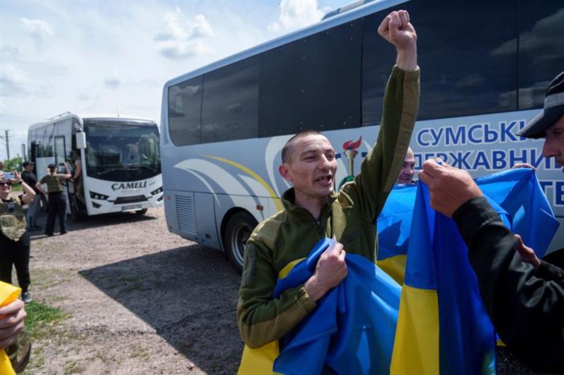 Русија и Украина извршија размена на заробеници, една од најголемите од почетокот на војната 