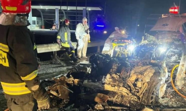 Четири момчиња загинаа во Албанија откако се запалил нивниот автомобил по судир со камион