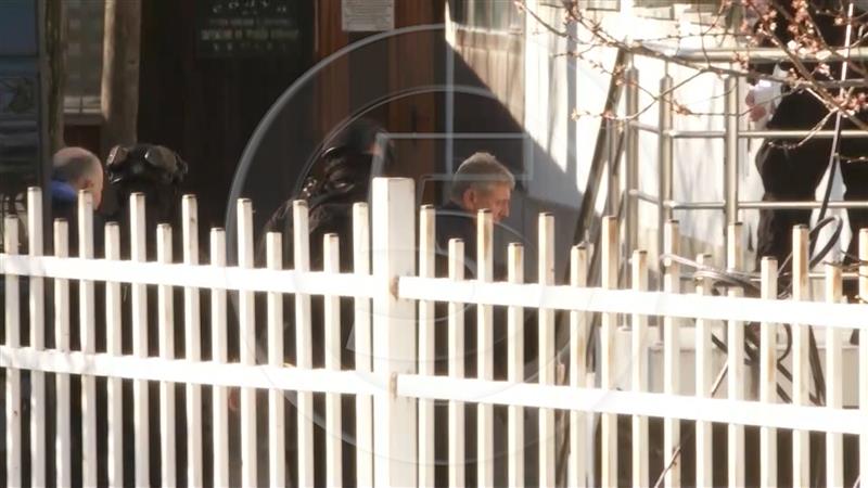 Тројцата екс градоначалници на Кочани спроведени од полициска станица во суд (ВИДЕО)