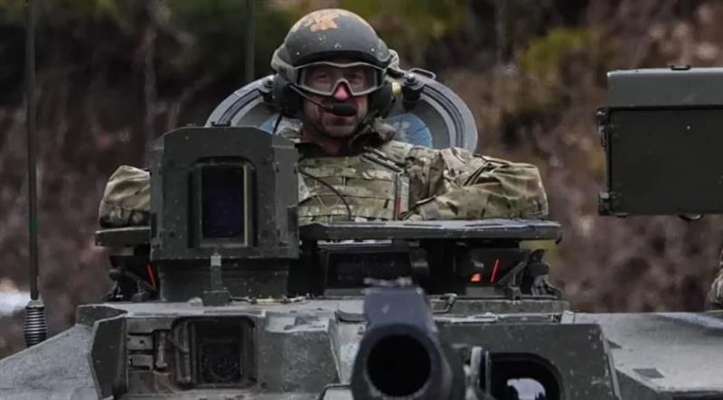 Принцот Вилијам возеше тенк во близина на границата со Русија и испрати порака до Москва 