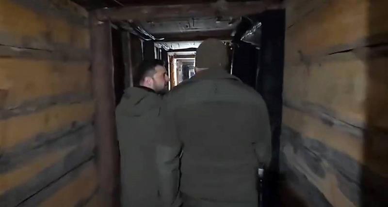 Зеленски го посети најопасниот дел од фронтот (ВИДЕО)