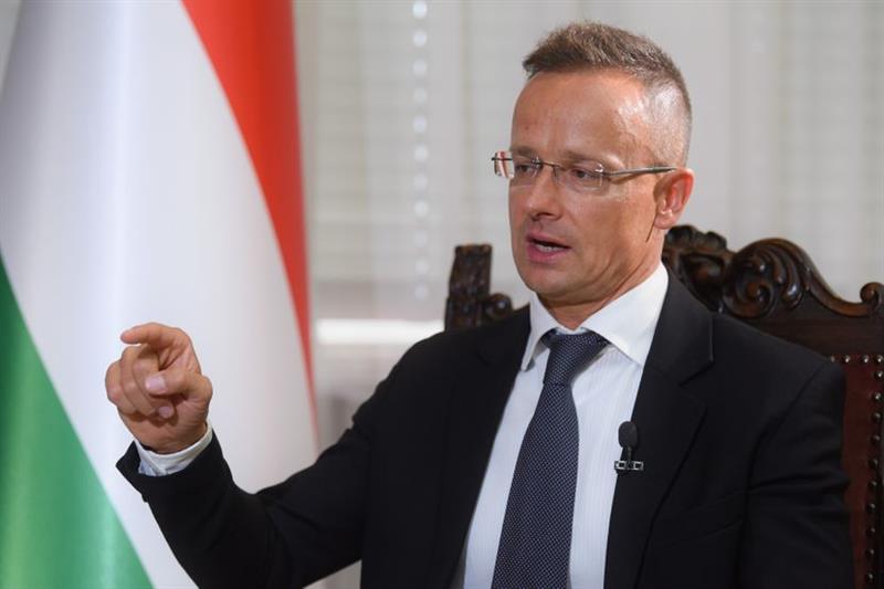 Сијарто: Повеќето земји- членки на ЕУ сакаат да продолжи војната во Украина 