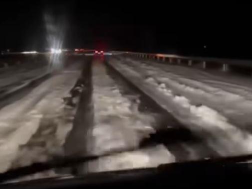 Видео: Обилни врнежи град го отежнаа сообраќајот на автопатот Скопје-Штип