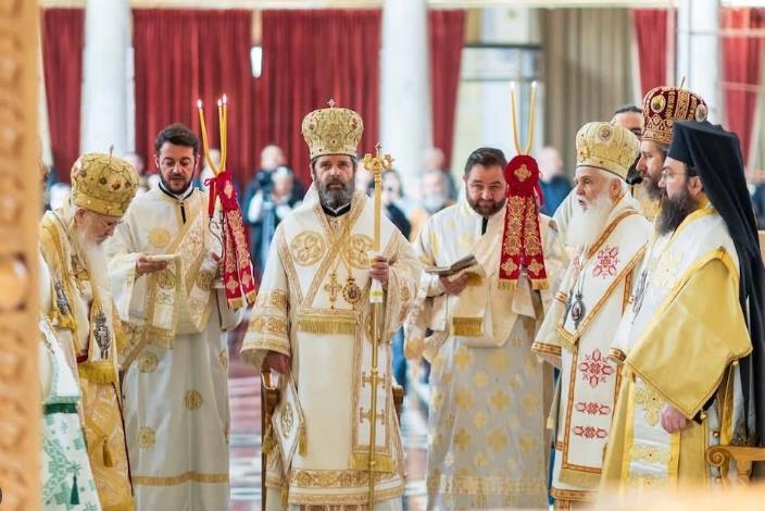 На голема церемонија устоличен поглаварот на Албанската православна црква г. Јоан