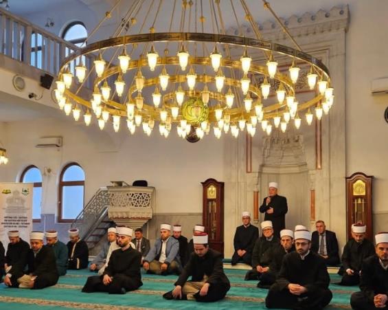 Скандал во гостиварска џамија пред Бајрам