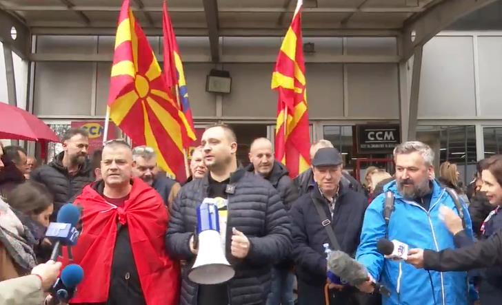 Почна јавната седница на ССМ, синдикатот бара пратениците да земаат минимална плата
