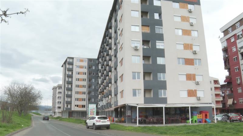 Станари се жалат на низа неисполнети законски обврски на инвеститор на зграда во Ѓорче П.