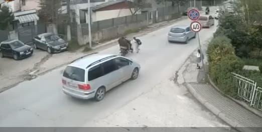 Приведен возачот кој со мопед удрил дете и избегал
