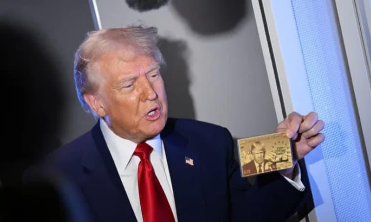 Трамп ја покажа златната картичка од 5 милиони долари- само за богатите имигранти (ВИДЕО)