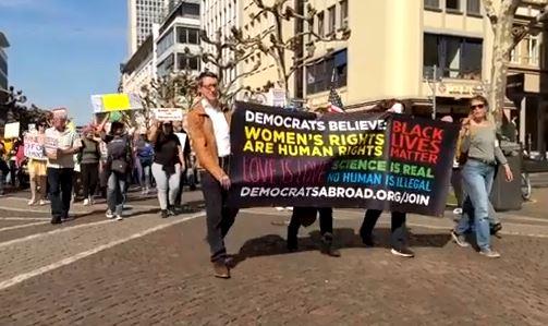 За денеска најавени над 1.200 протести против Трамп
