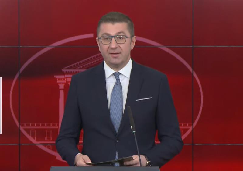 Нема да има реконструкција на Влада пред локалните избори, уверува премиерот