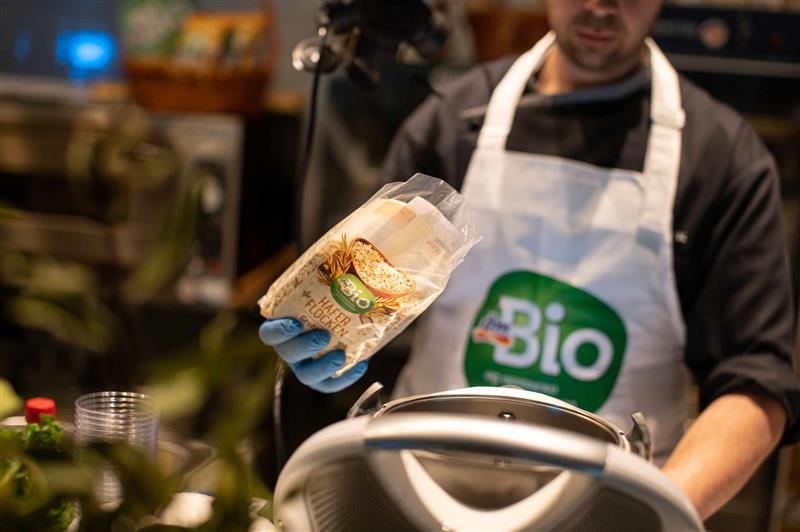 „Вкусна средба со dmBio“: Патување низ вкусовите на природата со љубители на органската храна!