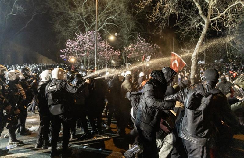 Ослободени 59 студенти кои протестираа во Истанбул