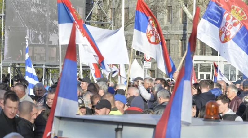 Трет ден од собирот „Србија не ја даваме“, вчеравечер Вучиќ излезе со пет барања 