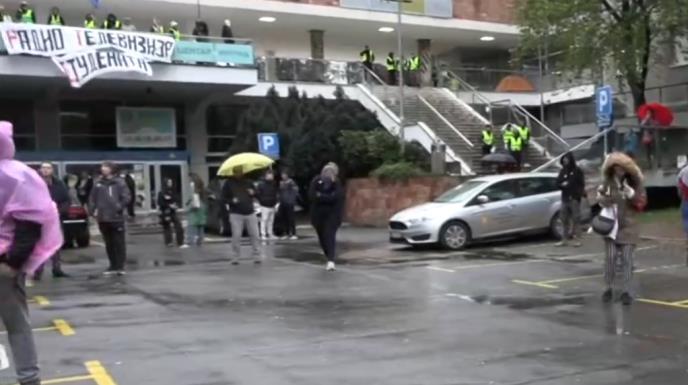 Студентите во блокада официјално поднесоа барање до Собранието во врска со РТС