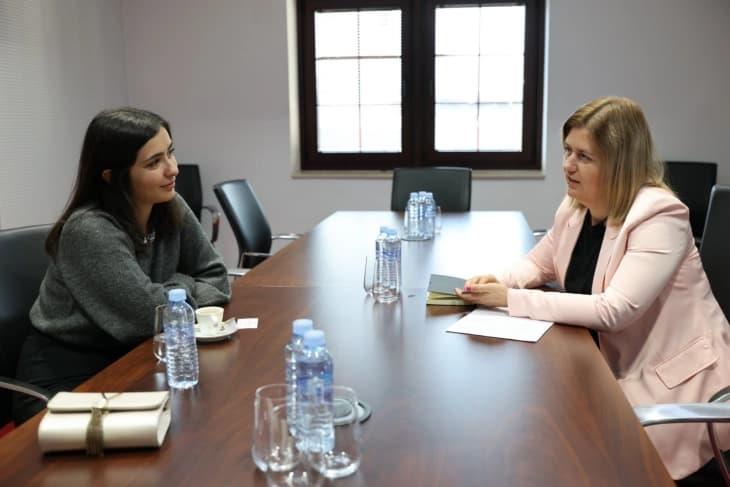 Министерката Божиновска ја иницира мрежата на македонски експерти