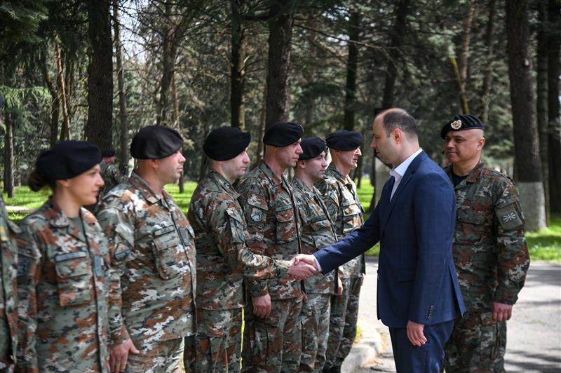 Мисајловски од тетовската касарна: Подобрување на условите за работа за секој припадник