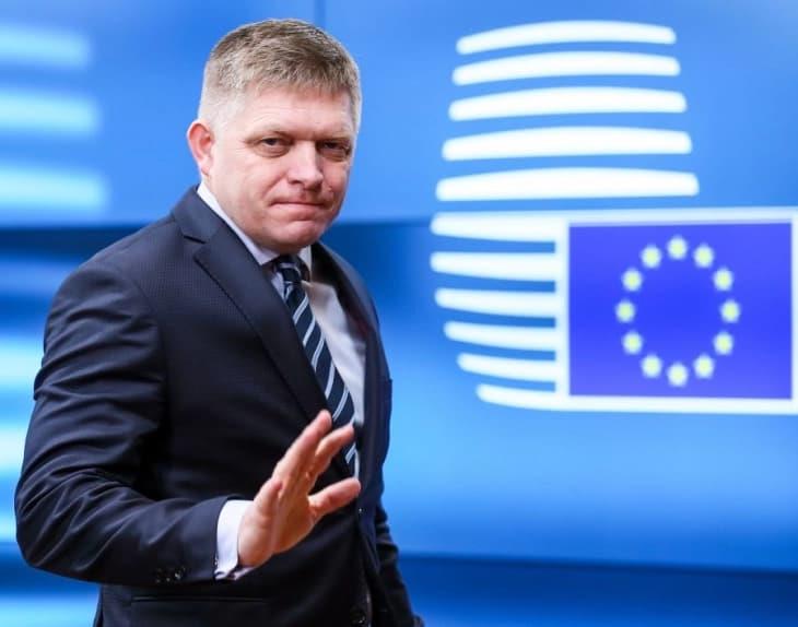 Словачки европратеници бараат од Фицо да се откаже од заминување на парадата на 9 мај во Москва