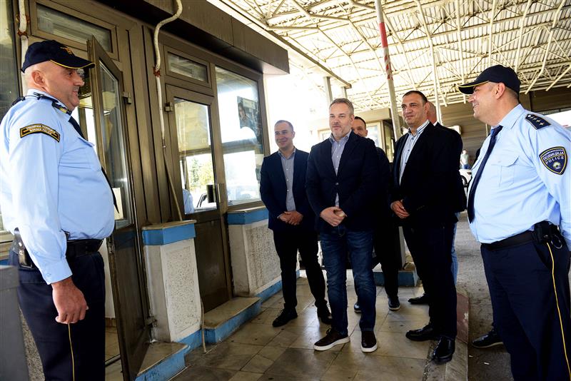 Директорот на Бирото за јавна безбедност Јанев во посета на граничните премини Дојран и Богород