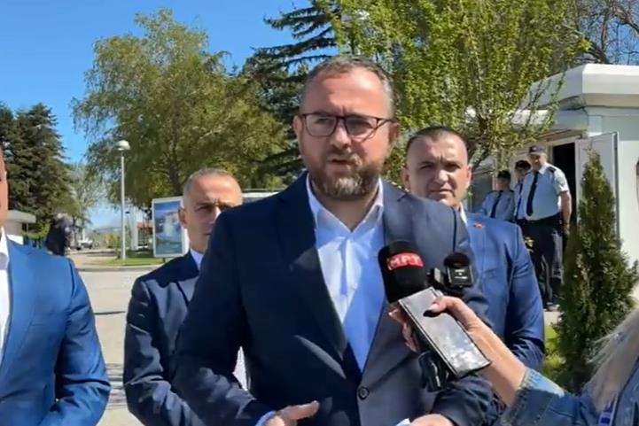 Тошковски: Првичните информации се дека неприлагодената брзина е причина за сообраќајката 