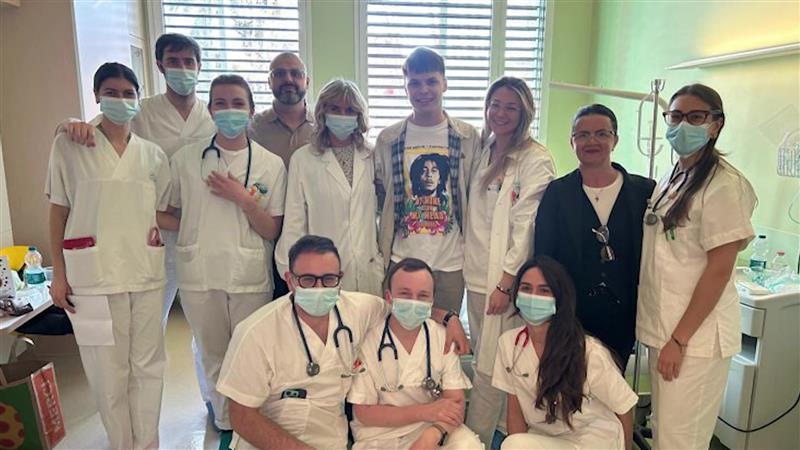Директорката на болницата од Парма дојде во Штип да го види опоравениот пациент
