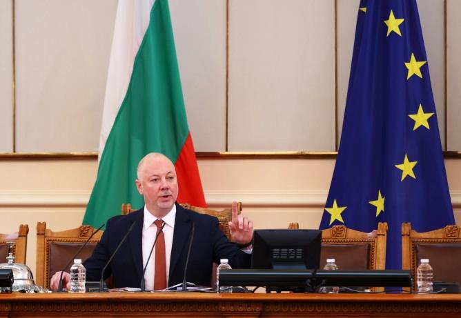 Жељазков: За 100 дена на власт, бугарската влада ја усвои својата програма, буџет ....