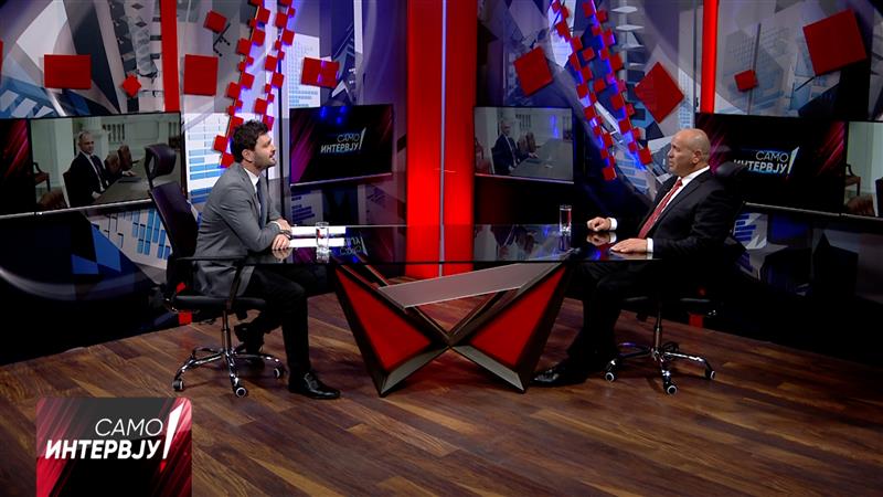 „Во политиката не може да седите на две столчиња“