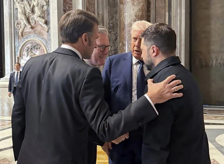 Во Ватикан средба Макрон, Стармер, Зеленски и Трамп