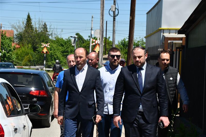 Ѓорѓиевски, Трајановски и Митески во теренски увид за реконструкција на мостот и ул. Киро Фетак