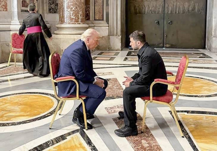 Аксиос: Трамп му рекол на Зеленски во Ватикан дека САД, а не Украина, ќе го признаат Крим