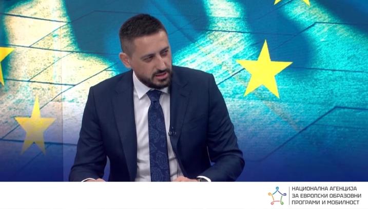 Раскинати договорите со 3 евалуатори од Националната агенција за европски образовни програми