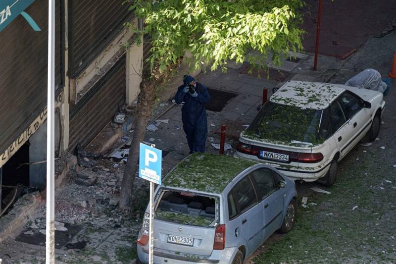 Ужас во Солун: На жена ѝ експлодира бомба во рацете, ја носела кон банка 