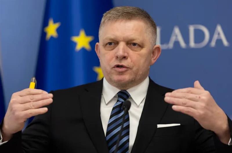 Фицо одлета за Москва и покрај предупредувањата од Брисел 
