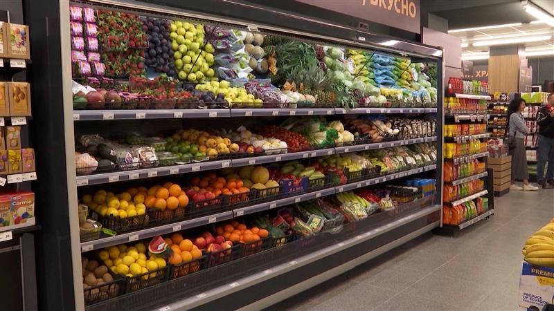 Цените на овошјето скокнаа во пресрет на летото, цреши се продаваат за 1200 денари