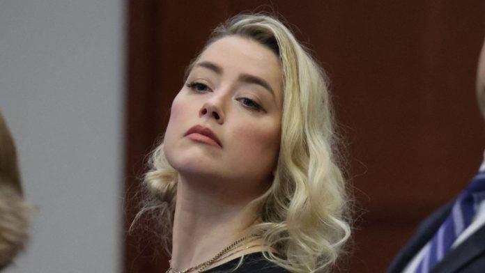 Амбер Херд стана мајка на близнаци – девојче и момче