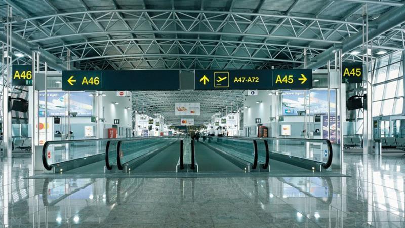 Белгискиот аеродром Шарлроа затворен поради дојава за бомба