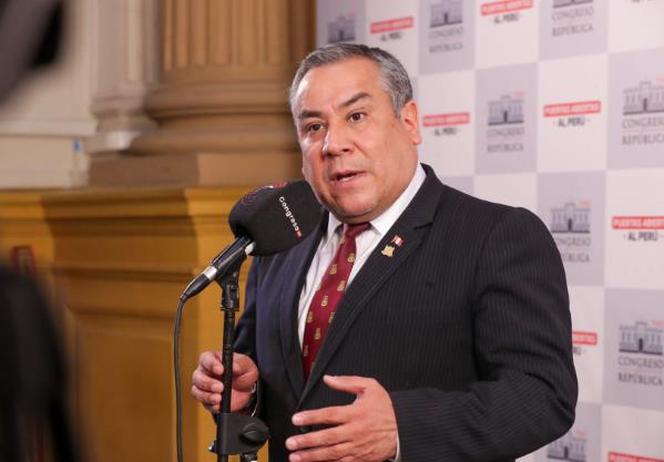 Перуанскиот премиер поднесе оставка пред гласањето за недоверба