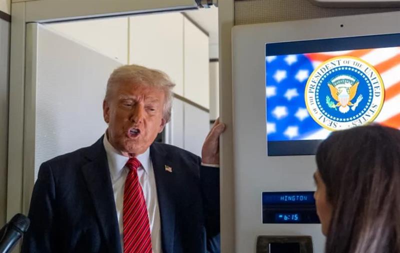 Трамп се огласи од авионот: Подготвен сум да одам во Истанбул само ако Путин биде таму (ВИДЕО)