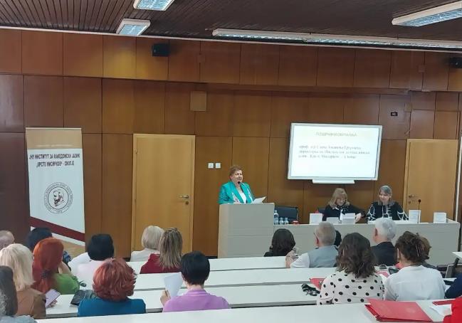 Задача на новинарите е да го промовираат македонскиот јазик, да се покаже свесен елемент 