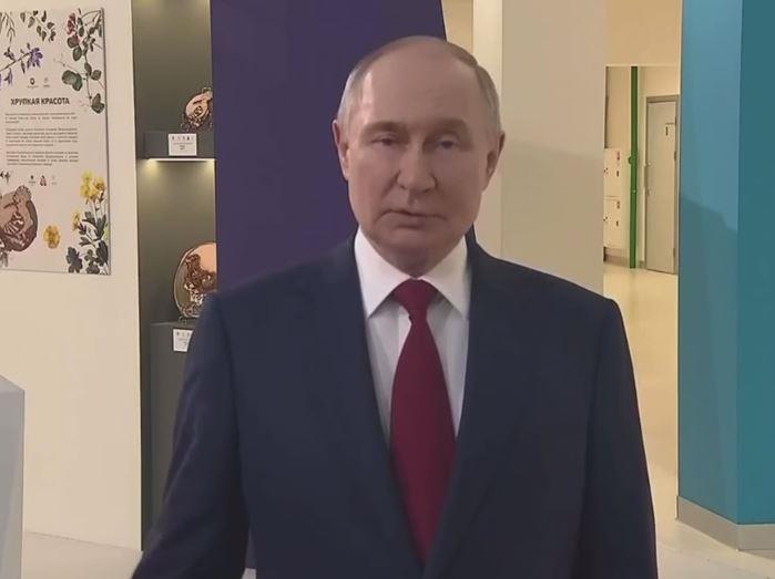 Путин по разговорот со Трамп: Подготвени сме за работа на меморандум со Украина