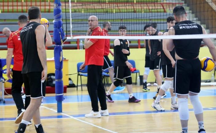 Македонските одбојкари поразени од Грција