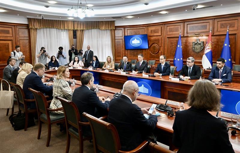 Калас со порака од Белград: Србија мора да ја докаже својата стратешка цел