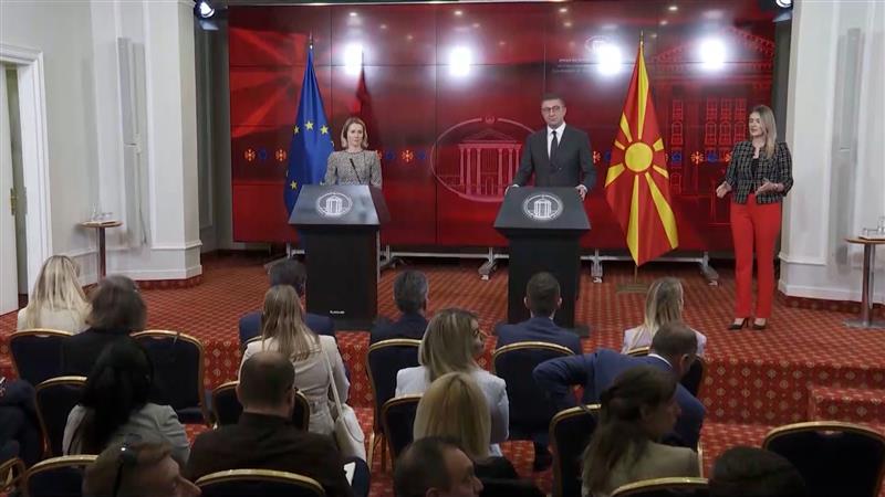 На јунскиот самит на НАТО во Хаг се планира средба Сиљановска – Радев