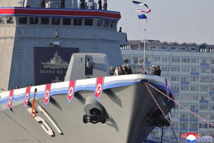 Северна Кореја планира изградба на нов воен брод од 5.000 тони